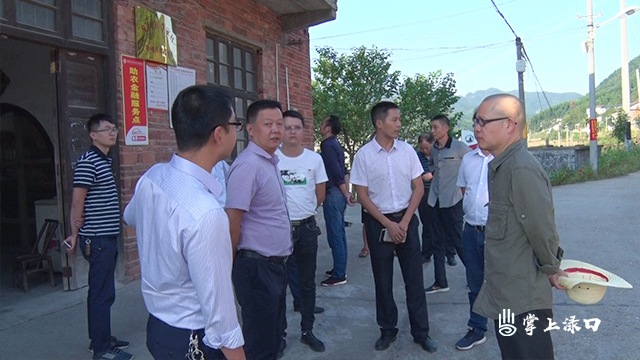 刘克胤调研扶贫小额信贷的风险防控工作