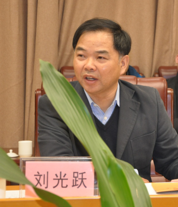 市政府法制办向市人大、市政府汇报立法工作情