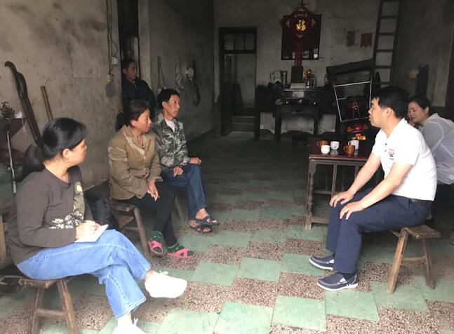 市残联迅速落实五个一活动要求深入贫困户家