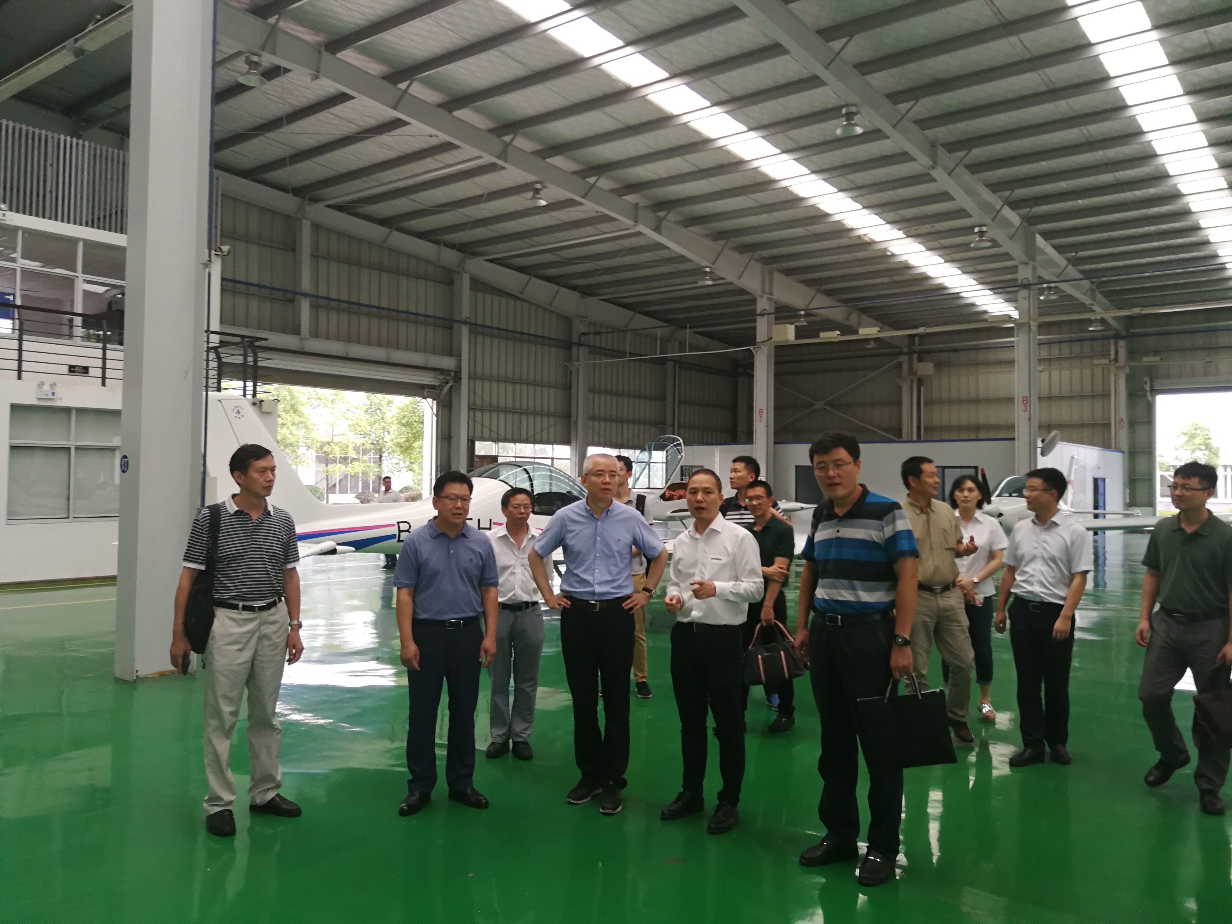 【工作动态】工信部军民结合推进司一行来我市