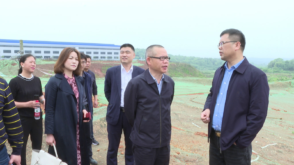 刘克胤调研重点项目建设工作并现场办公