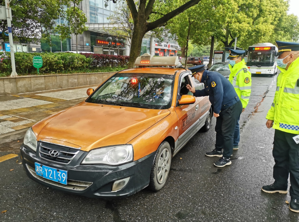 04株洲市交通运输局主动担当作为 坚决筑牢疫情防控安全网