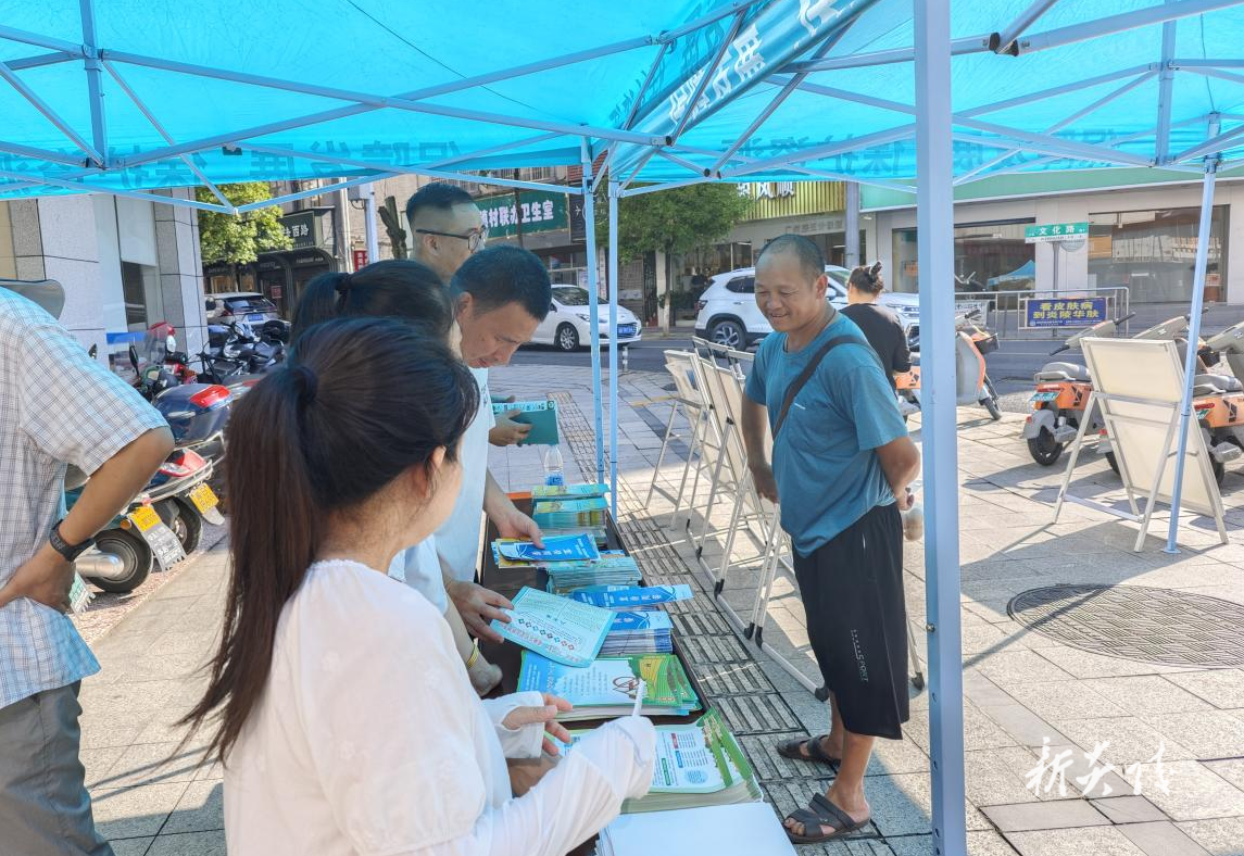 县自然资源局:面对面解读政策 零距离服务群众