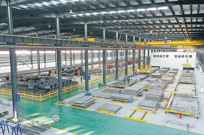 (装配式建筑预制构件生产现场  易蓉摄)